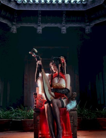 美女四肢被绑在床扒衣小说_BD全集在线观看
